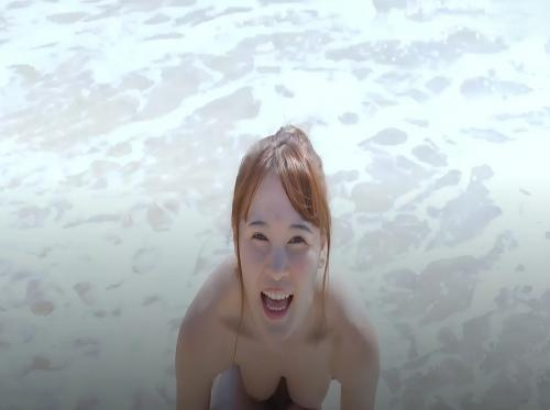 Güzel bir kızın plaja kıyafetsiz gitme hobisi Güzel bir kızın plaja kıyafetsiz gitme hobisi