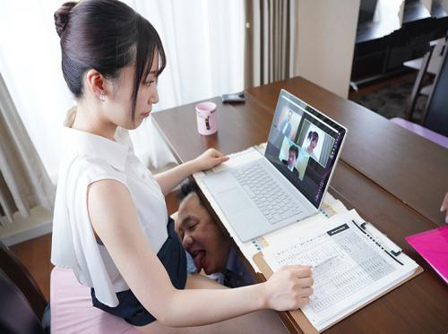 The lucky employee was propositioned by female CEO Mai Shiomi The lucky employee was propositioned by female CEO Mai Shiomi