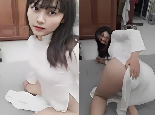 Ao Dai Teen essaie de plaire à son petit ami Ao Dai Teen essaie de plaire à son petit ami