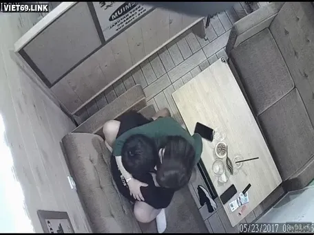 दूध वाली चाय की दुकान में चुदाई का नजारा कैमरे में रिकॉर्ड हो गया