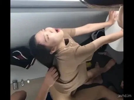 Nag-fuck ang mag-asawa sa publiko at pagkatapos ay kinunan ang clip