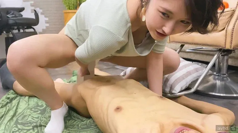NTTR-052 เจ้าของร้านตัดผมเป็นคนลามก