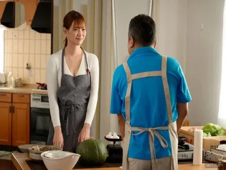 夫が無関心だったので妻は上司とこっそりセックスした