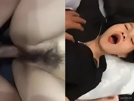 试图用女按摩师毛茸茸的阴户操她