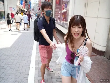 恋人をモーテルに引きずり込んで幸せにセックスする