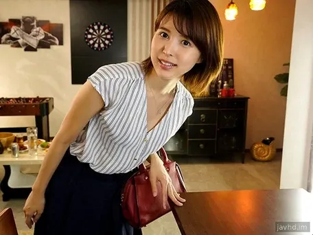 Nữ đồng nghiệp đã quyến rũ tôi trong chuyến công tác