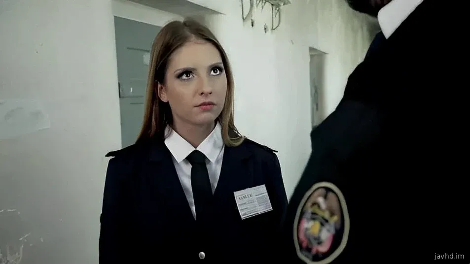 The female prison warden and the guy below her were lucky