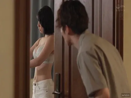無意中看到老婆換衣服結局